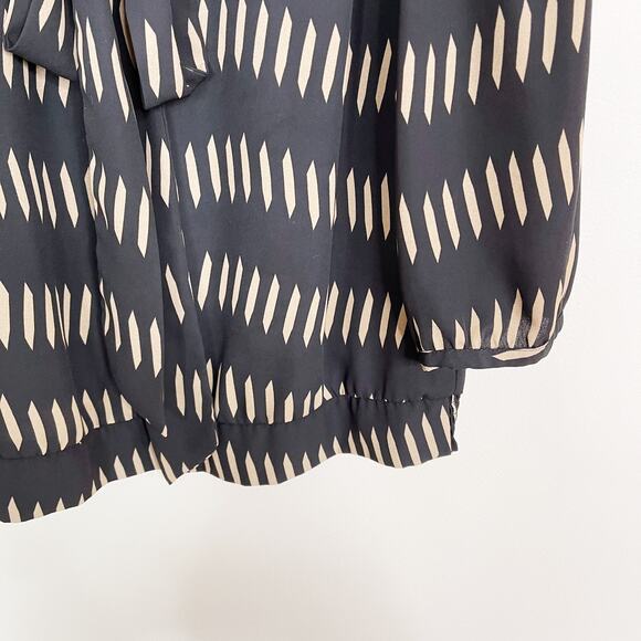 The Limited M Black Cream Striped Hash Printed Tie Neck Blouse Top 3/4 Sleeve - Picture 5 of 7